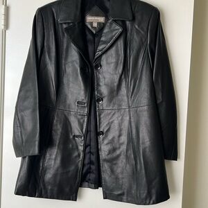 VALERIE STEVENS 🖤 Gorgeous three button black leather jacke Sz petite medium PM